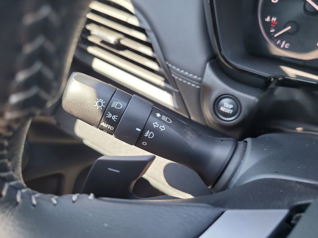 Used 2025 Subaru Outback Premium image 28