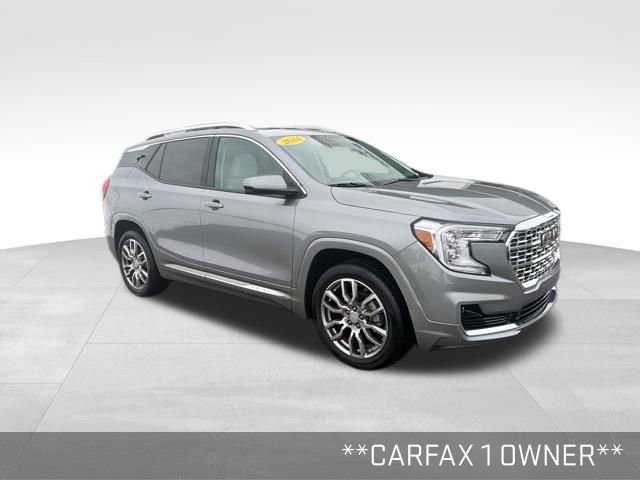 Used 2024 GMC Terrain Denali w/ Denali Premium Package image 2