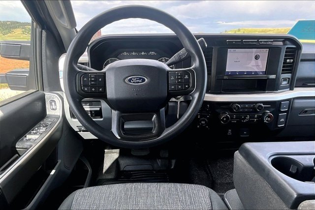 Used 2023 Ford F350 XLT w/ FX4 Off-Road Package AWD/4WD image 9