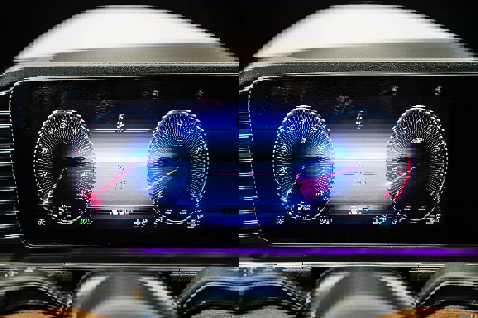 Used 2025 Mercedes-Benz GLE 350 4MATIC image 25