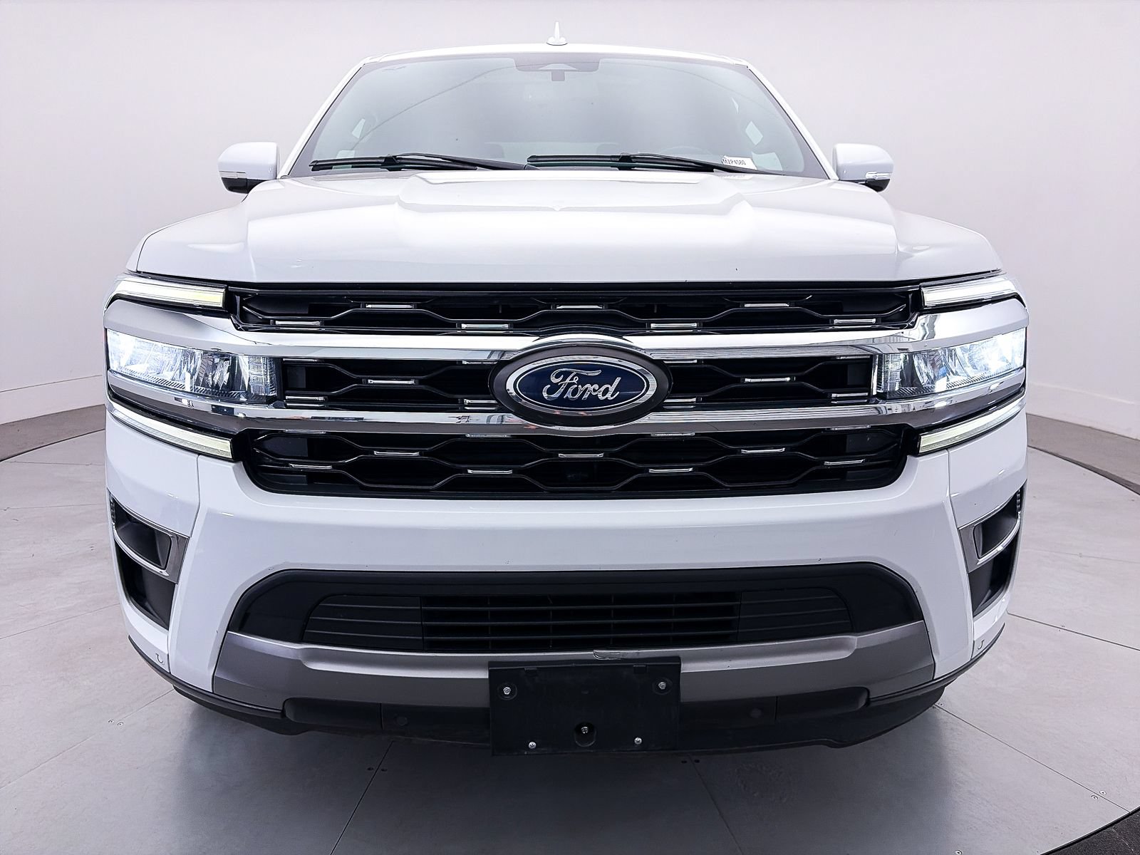 Used 2024 Ford Expedition Limited AWD/4WD image 13