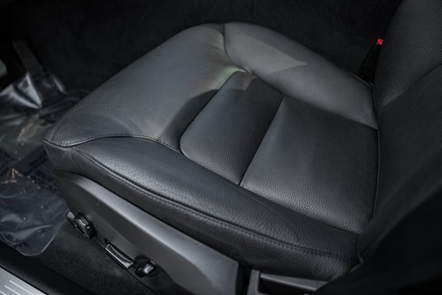 Used 2024 Volvo XC60 B5 Plus image 32