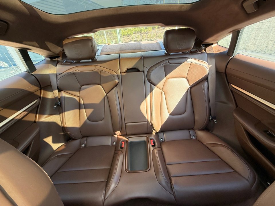 New 2026 Porsche Taycan GTS image 24