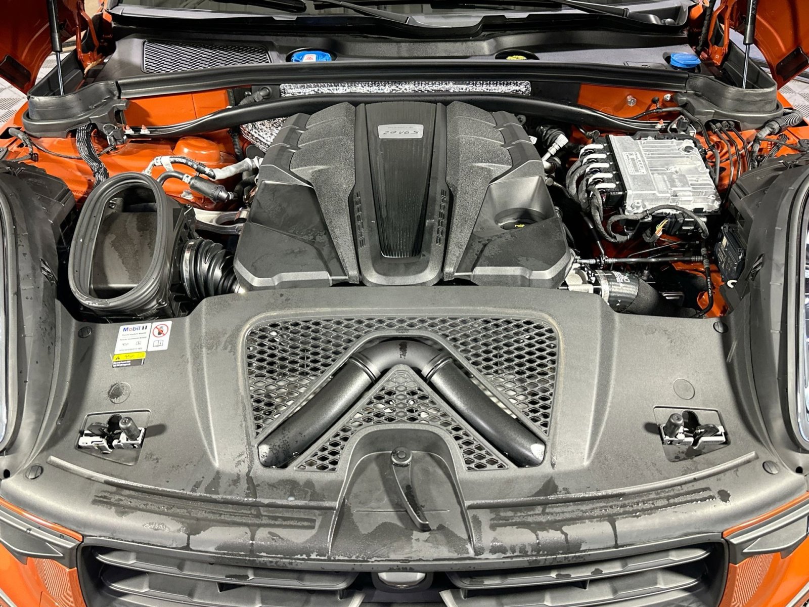 Used 2023 Porsche Macan S image 40