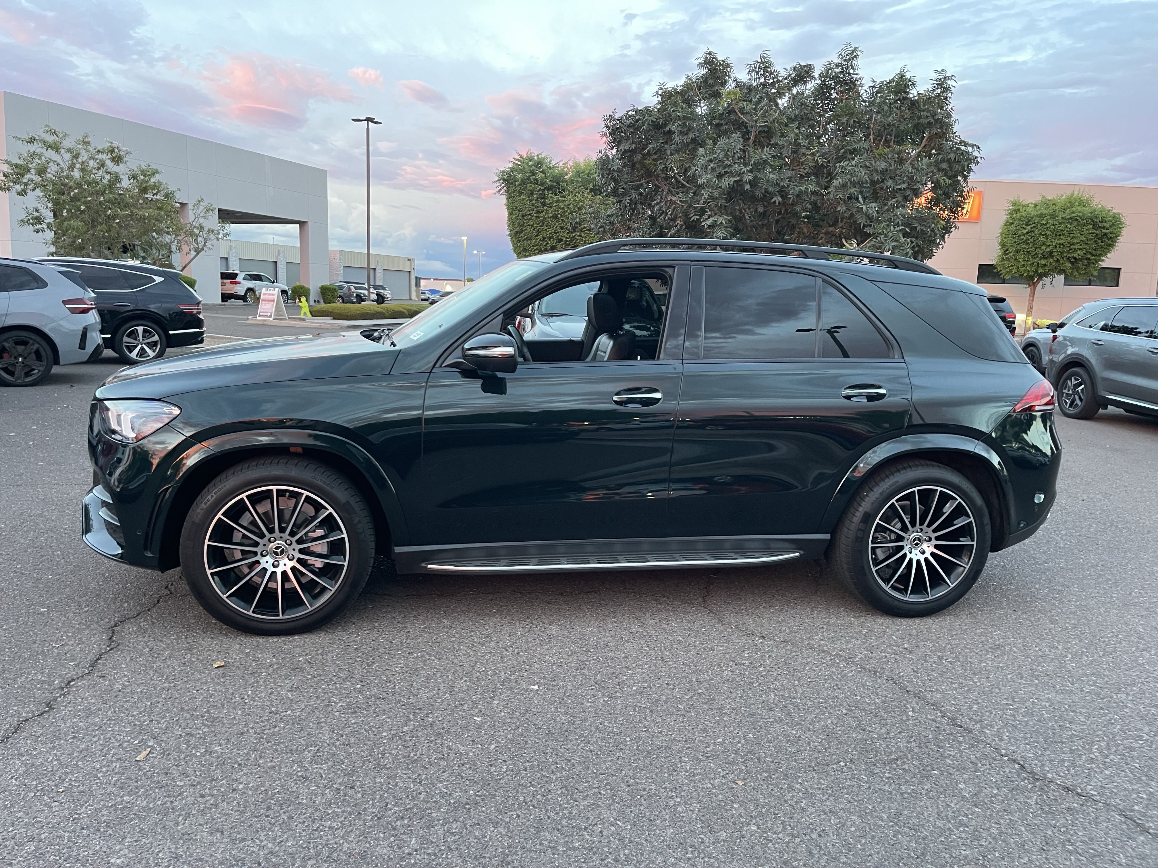 Used 2023 Mercedes-Benz GLE 350 4MATIC image 3