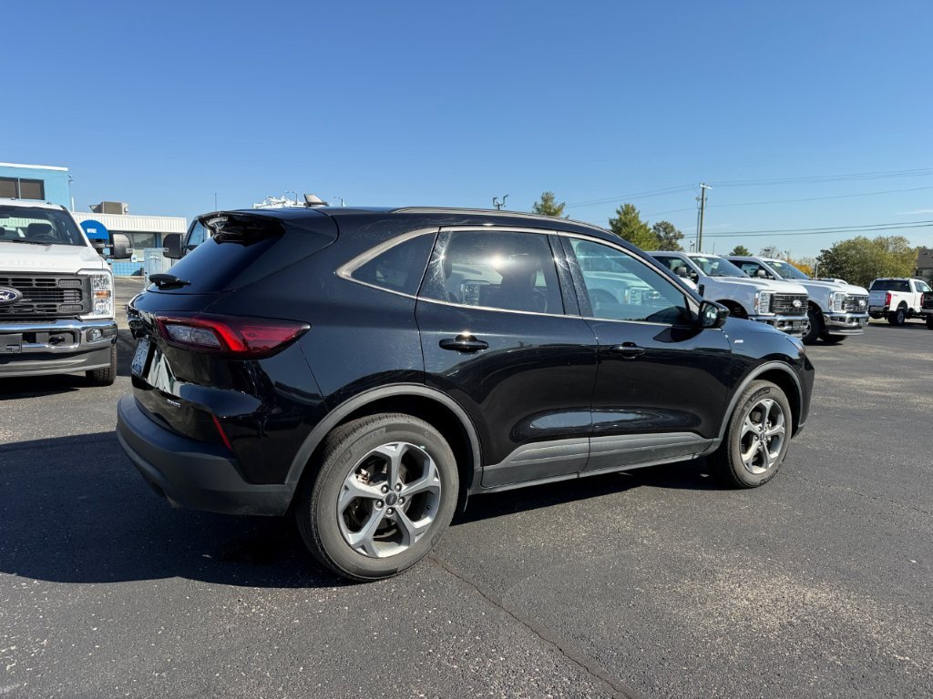 Used 2025 Ford Escape ST-Line Select AWD/4WD image 6