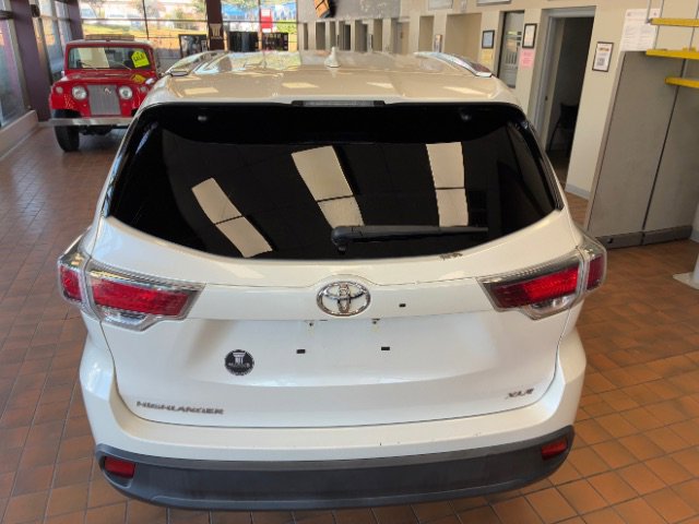 Used 2016 Toyota Highlander XLE image 11