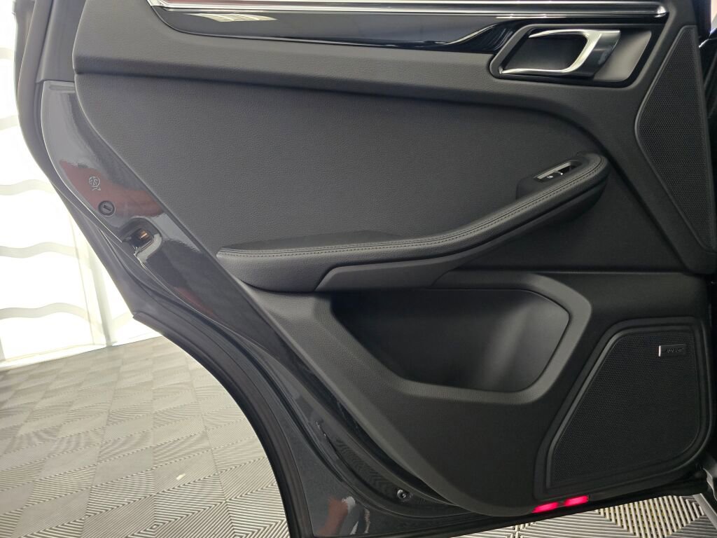 New 2025 Porsche Macan S image 23