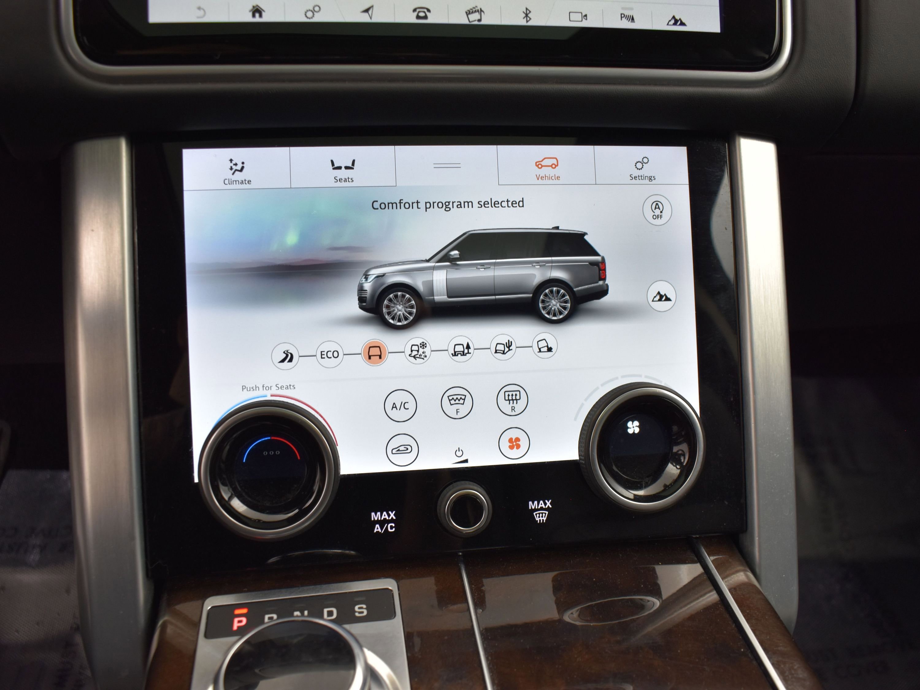 Used 2020 Land Rover Range Rover HSE image 12