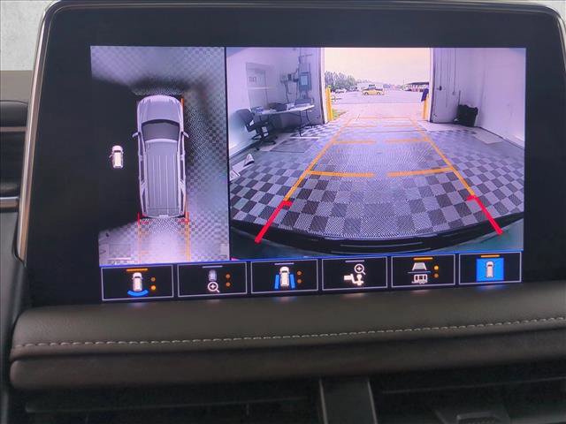Used 2021 Chevrolet Suburban Z71 w/ Z71 Off-Road Package AWD/4WD image 14