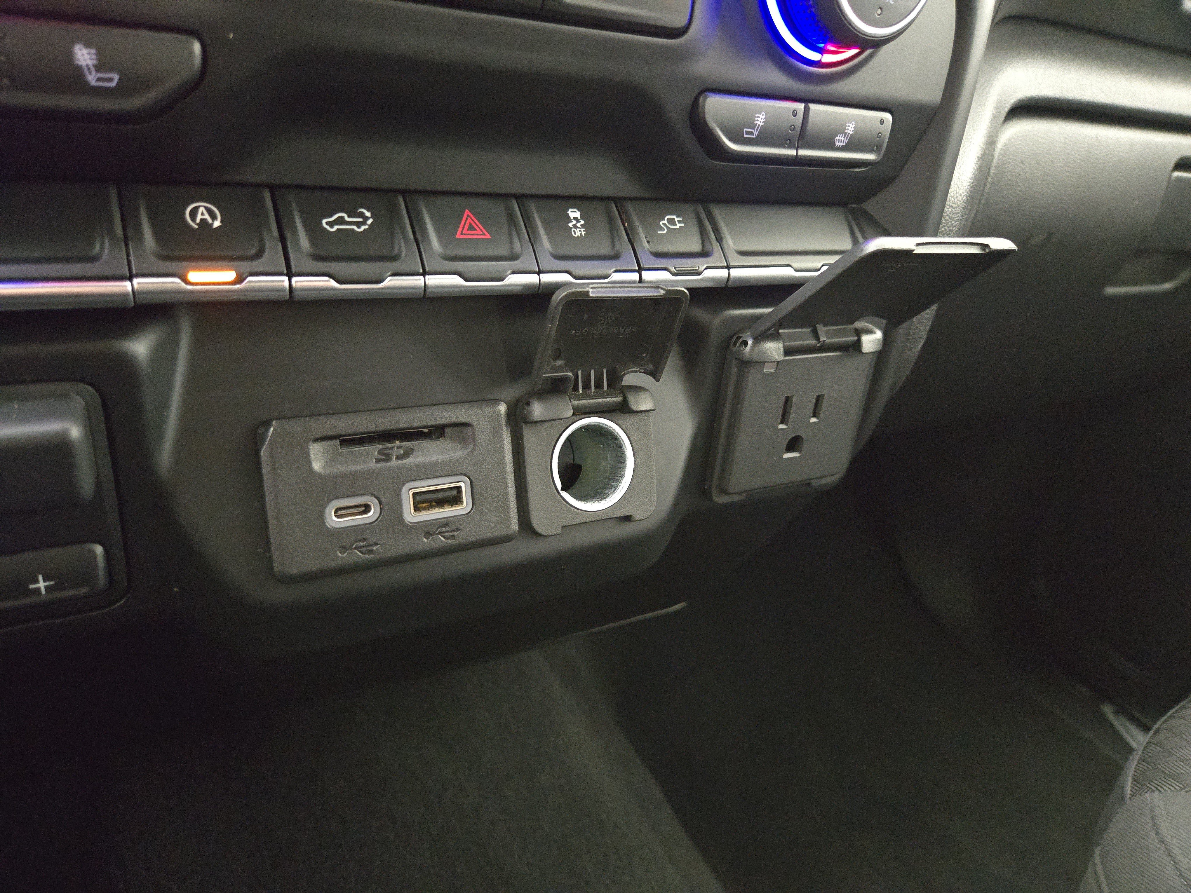 Used 2019 Chevrolet Silverado 1500 LT w/ All-Star Edition AWD/4WD image 27