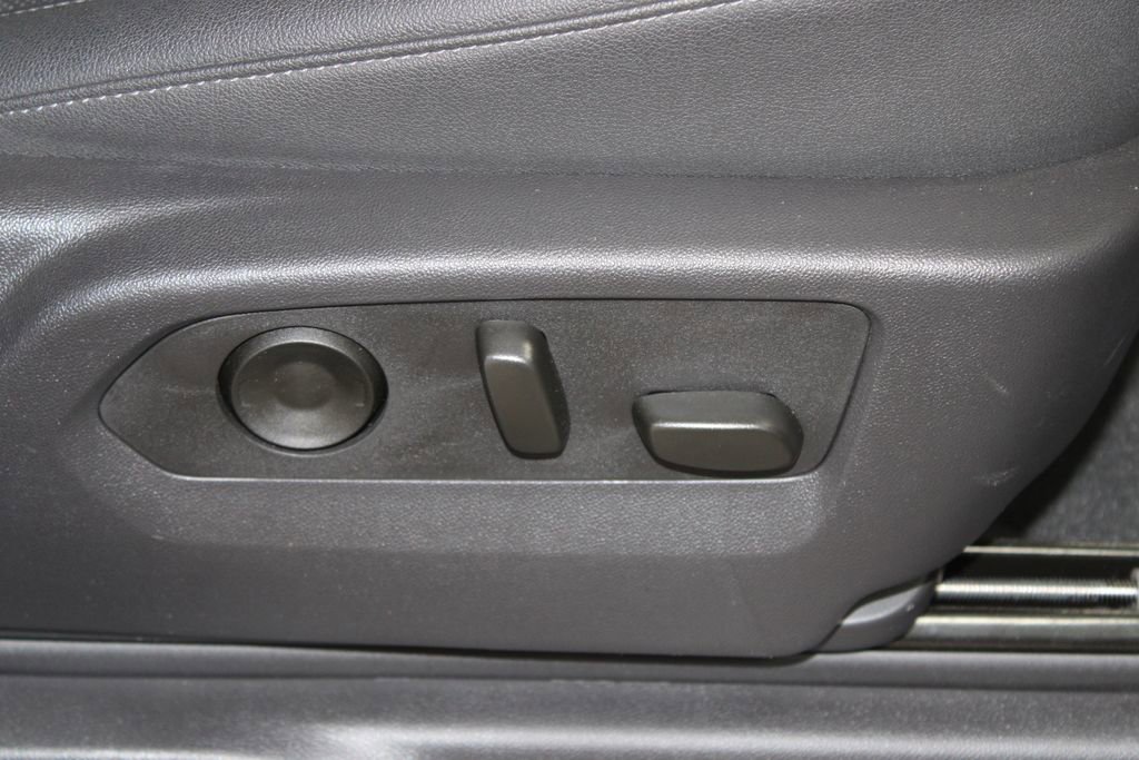 Used 2025 GMC Sierra 1500 SLT image 26