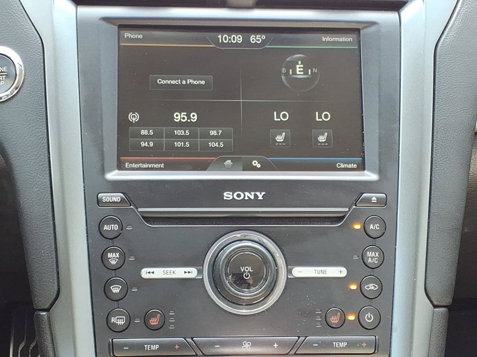 Used 2016 Ford Fusion Titanium FWD image 6