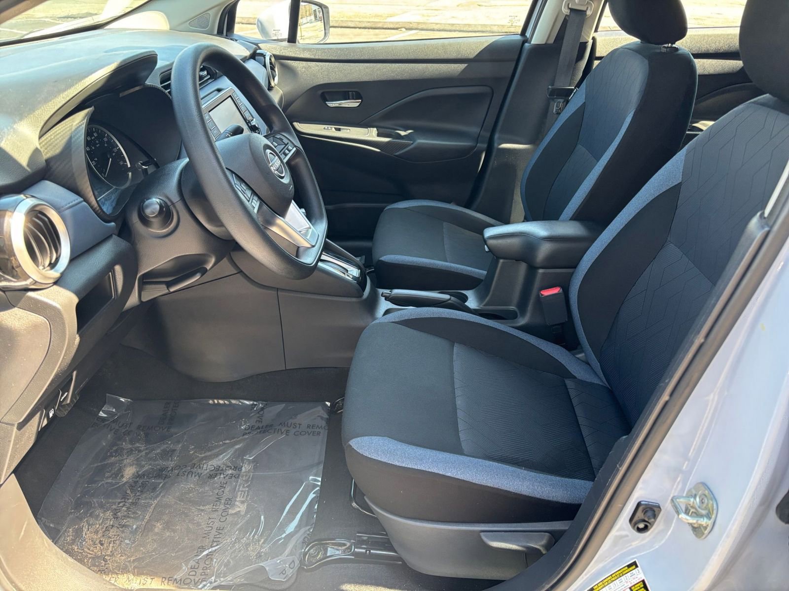 Used 2025 Nissan Versa SV FWD image 29