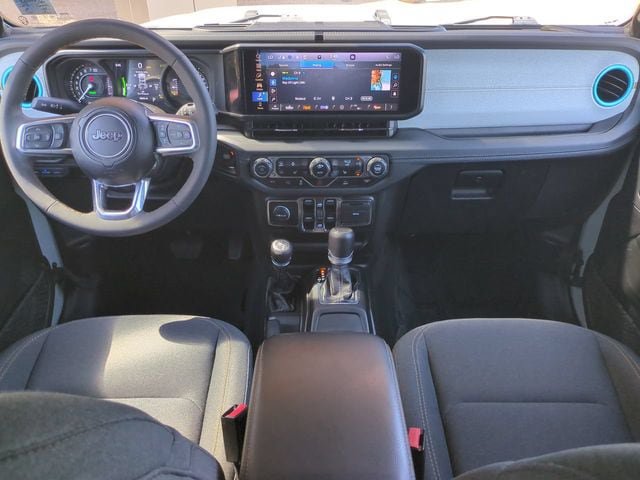 Used 2024 Jeep Wrangler Unlimited Sahara AWD/4WD image 15