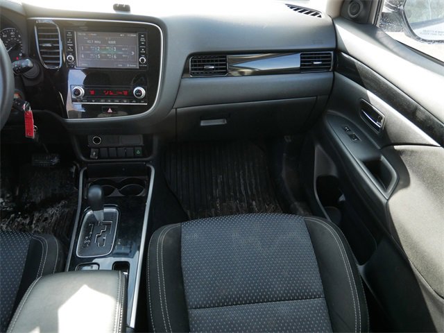 Used 2020 Mitsubishi Outlander ES image 12