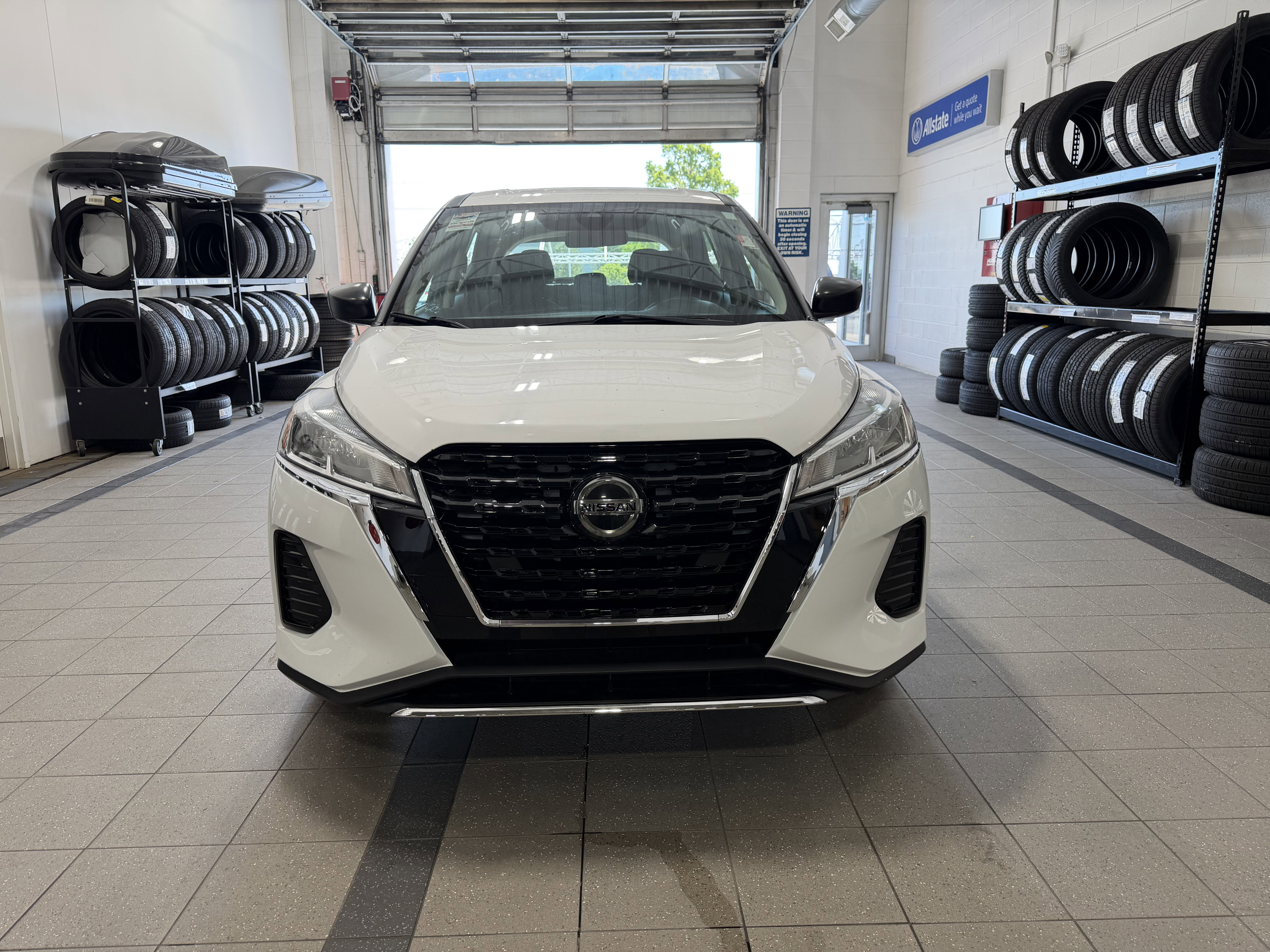 Used 2021 Nissan Kicks S FWD image 3