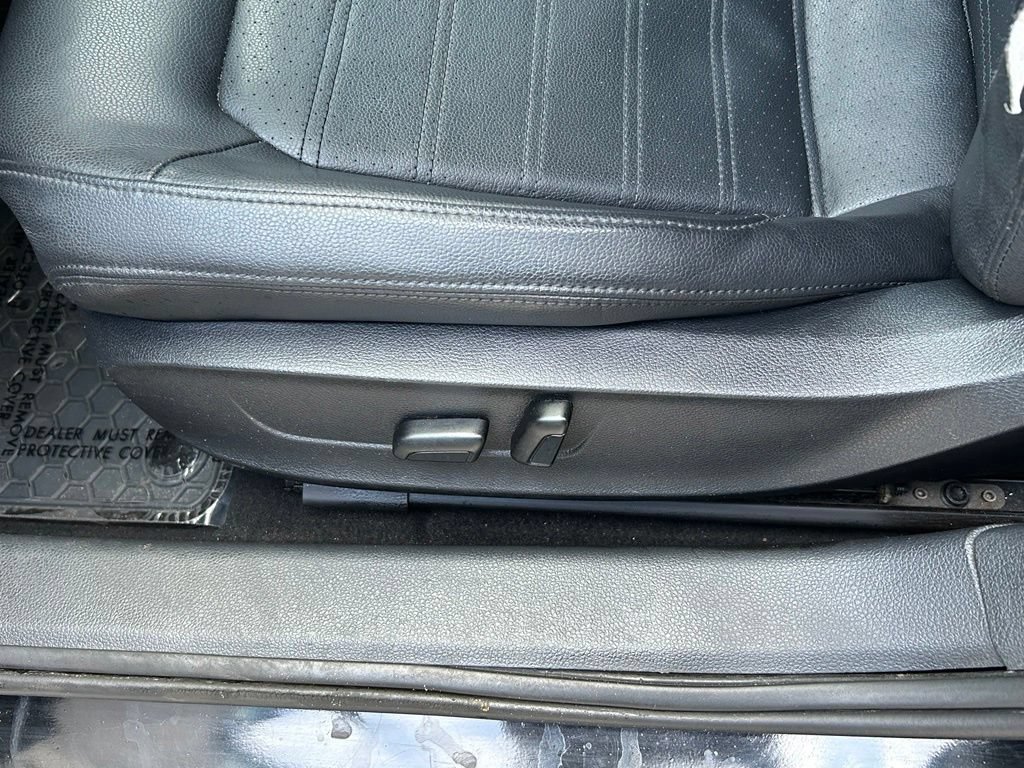 Used 2014 Volkswagen Jetta SEL FWD image 16