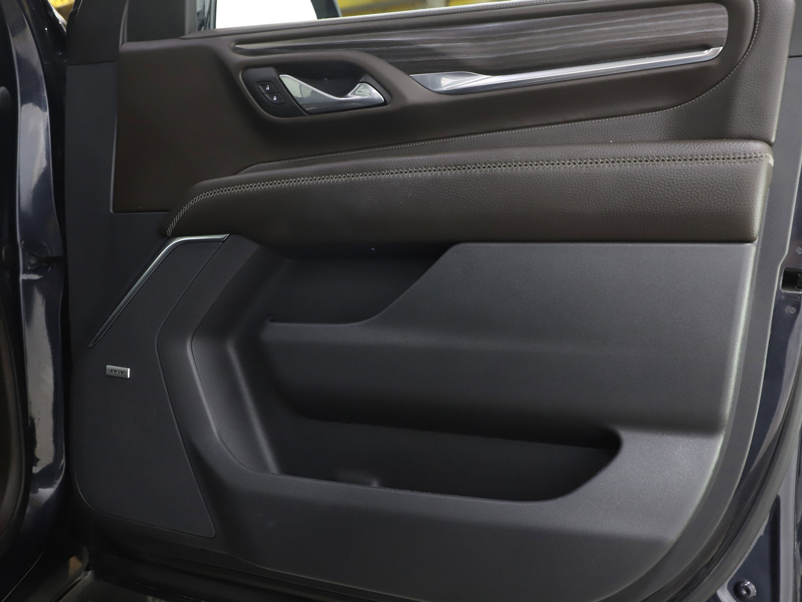 Used 2023 GMC Yukon XL Denali image 9