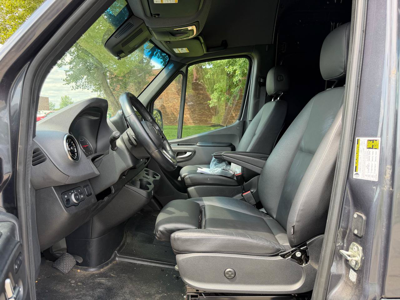 Used 2021 Mercedes-Benz Sprinter 2500 image 7