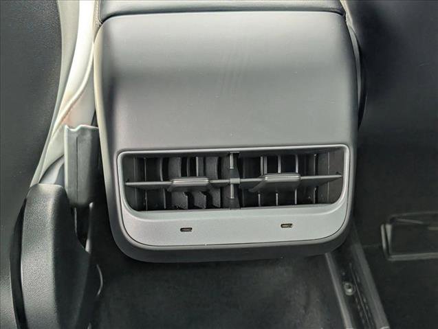 Used 2022 Tesla Model Y Performance AWD/4WD image 15