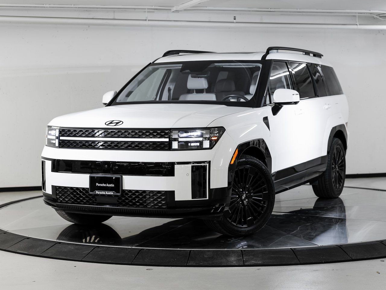 Used 2025 Hyundai Santa Fe Calligraphy image 1