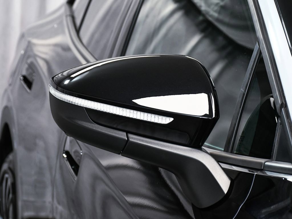 Used 2023 Volkswagen ID.4 Pro S Plus image 65