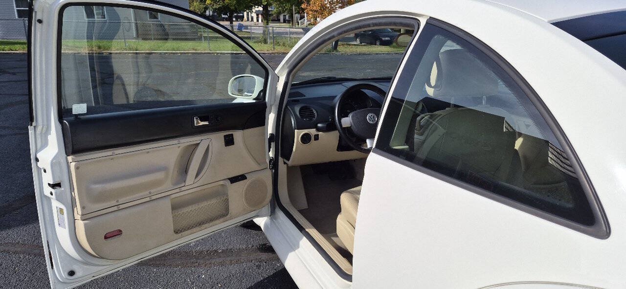 Used 2005 Volkswagen Beetle GLS FWD image 13
