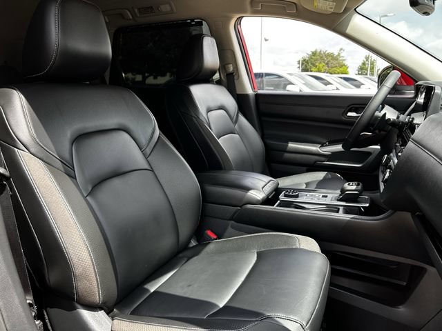 Used 2024 Nissan Pathfinder SL AWD/4WD image 28