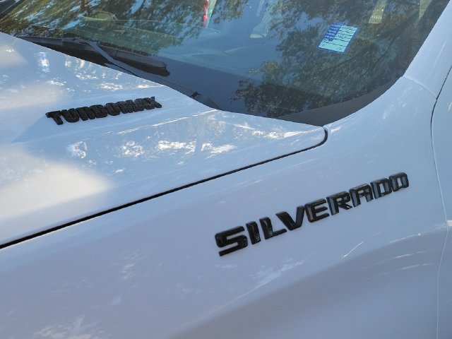 Used 2025 Chevrolet Silverado 1500 Custom w/ Turbomax Blackout Package AWD/4WD image 5
