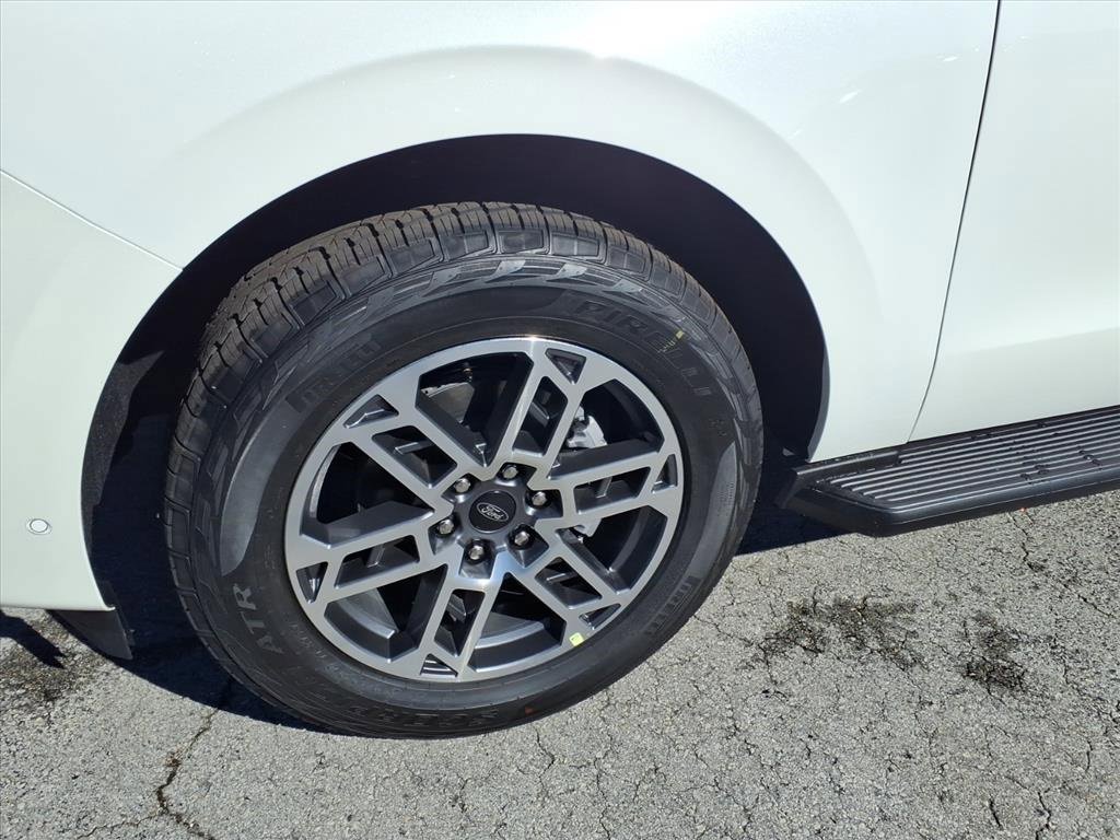 New 2025 Ford Expedition Active image 5