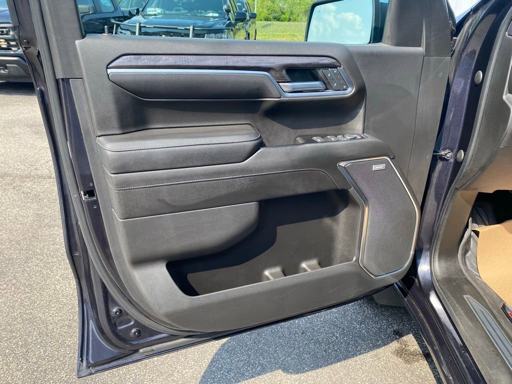 Used 2022 Chevrolet Silverado 1500 LTZ w/ Technology Package image 9