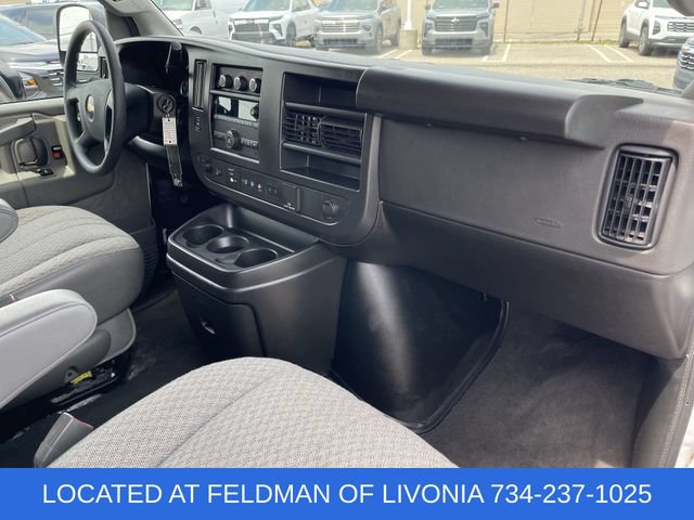 Used 2025 Chevrolet Express 3500 LT w/ LT Preferred Equipment Group RWD image 25