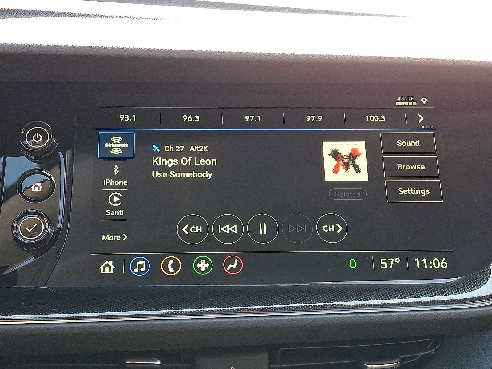 Used 2023 Buick Envision Essence w/ Sport Touring Package image 17