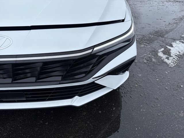 Certified 2025 Hyundai Elantra Limited image 31