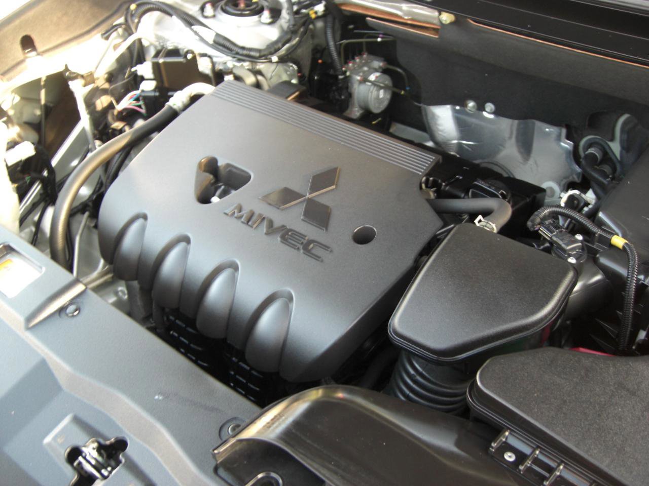 Used 2018 Mitsubishi Outlander LE FWD image 8