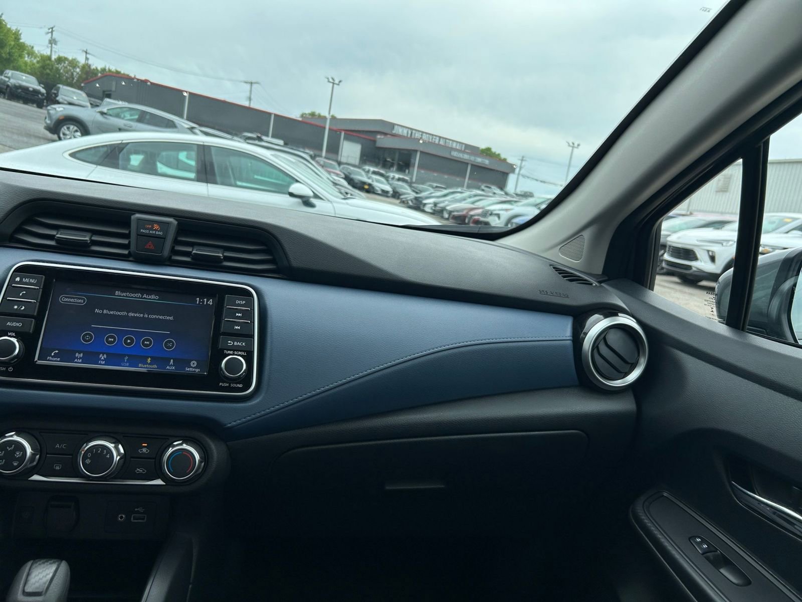 Used 2025 Nissan Versa SV FWD image 30