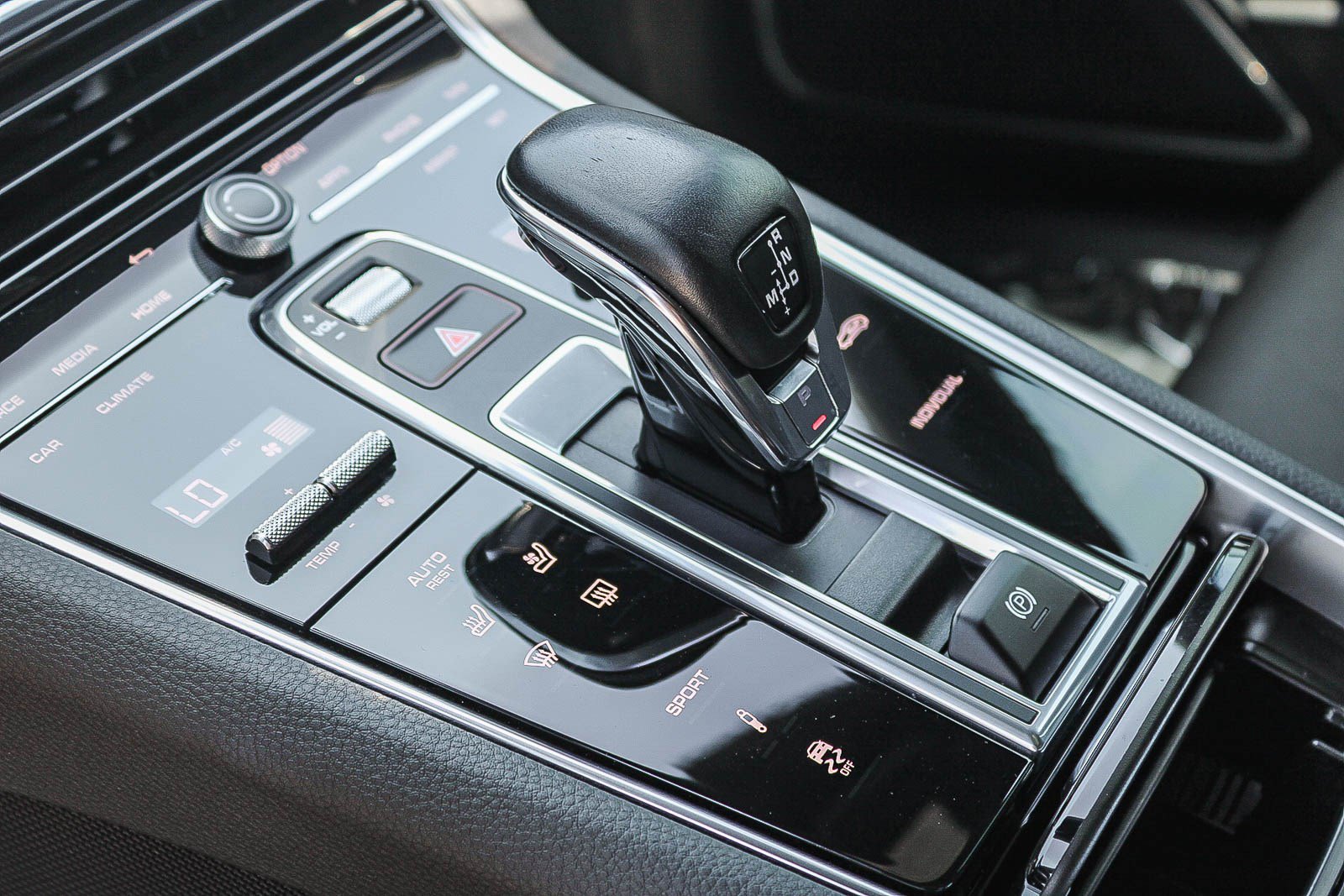 Used 2022 Porsche Panamera Platinum Edition RWD image 20