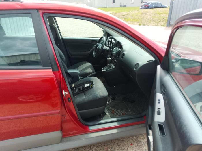 Used 2005 Pontiac Vibe w/ Power Group Value Package FWD image 31
