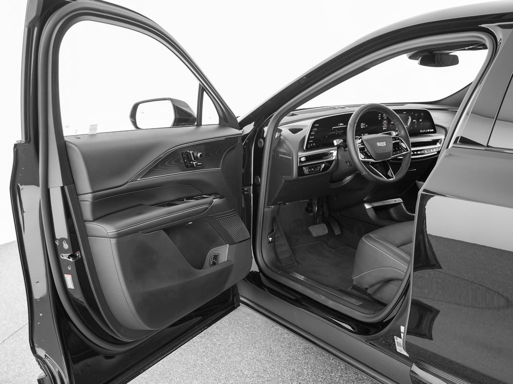 Used 2024 Cadillac Lyriq Sport AWD/4WD image 10