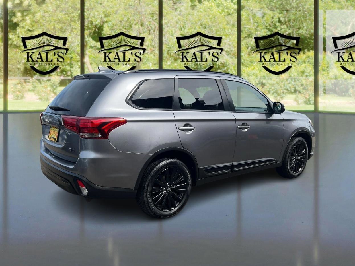 Used 2020 Mitsubishi Outlander LE AWD/4WD image 5