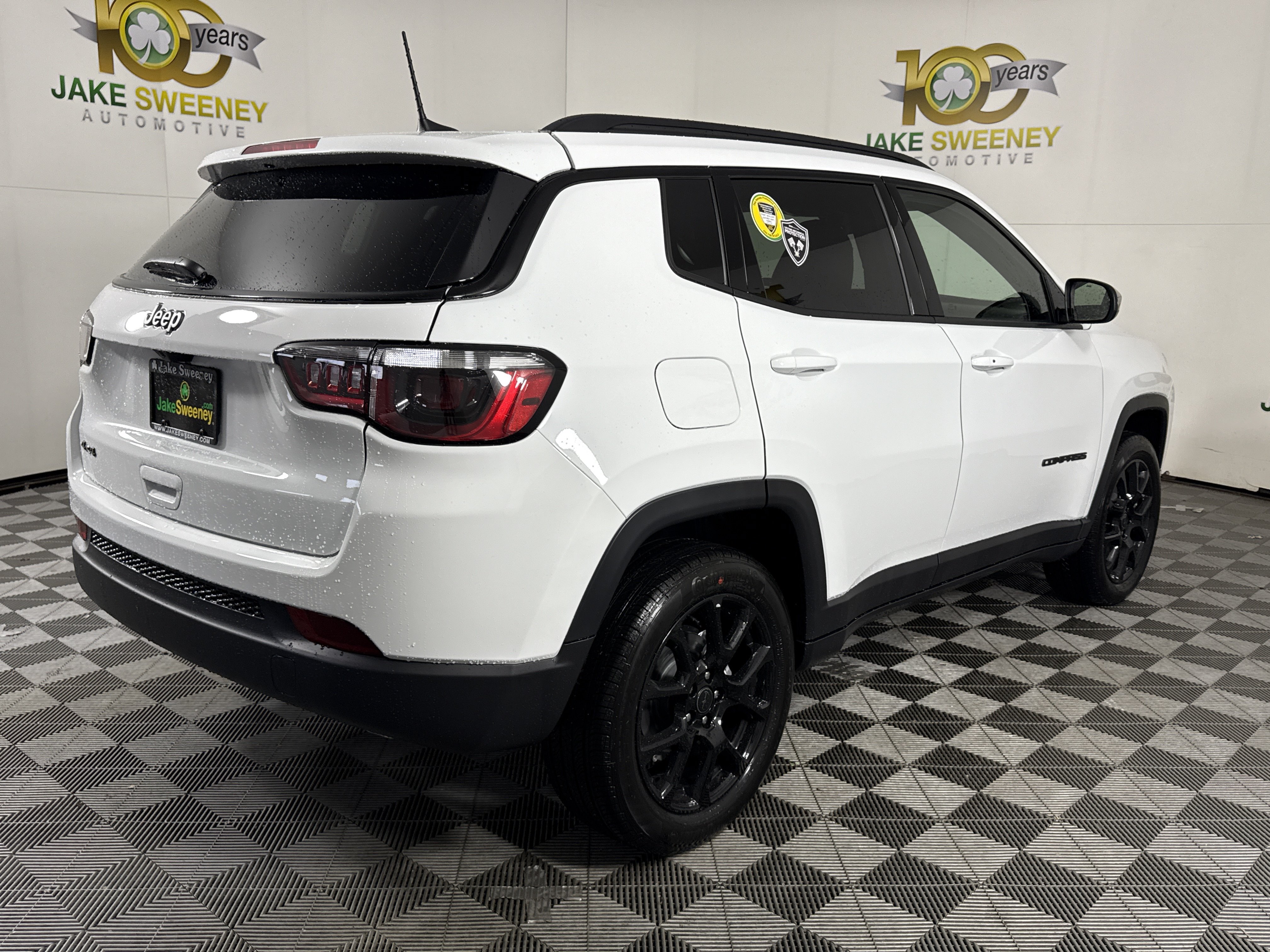New 2026 Jeep Compass Latitude AWD/4WD image 10