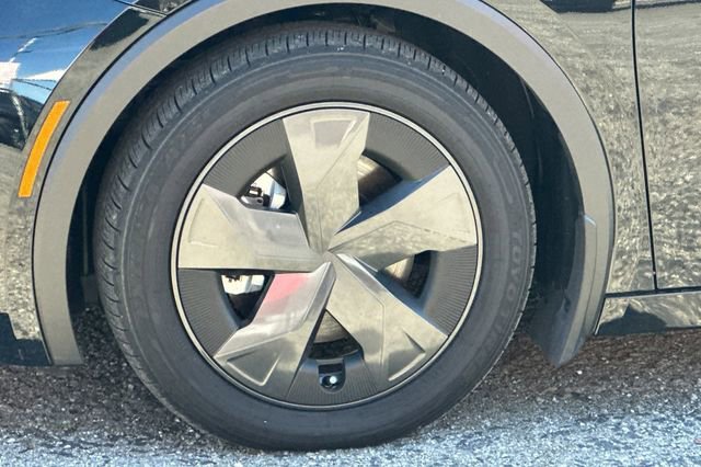 Used 2025 Toyota Prius Plug-In Hybrid image 27