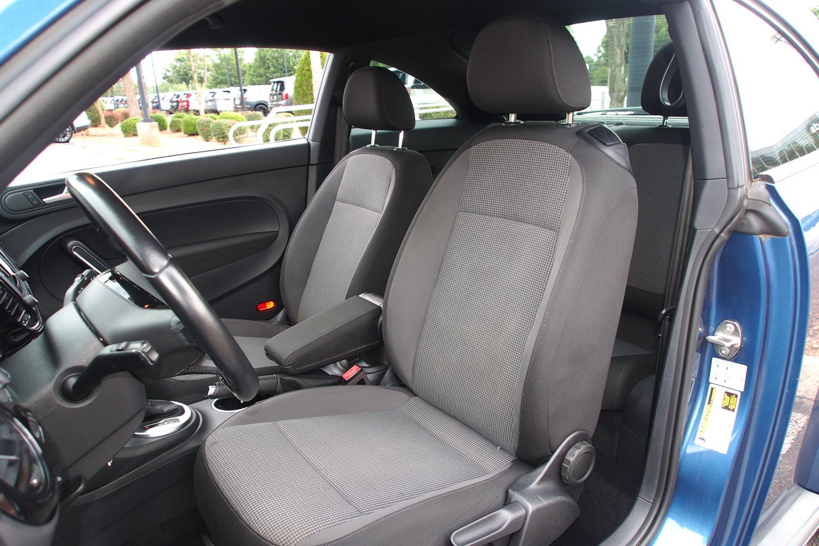 Used 2018 Volkswagen Beetle 2.0T S FWD image 16