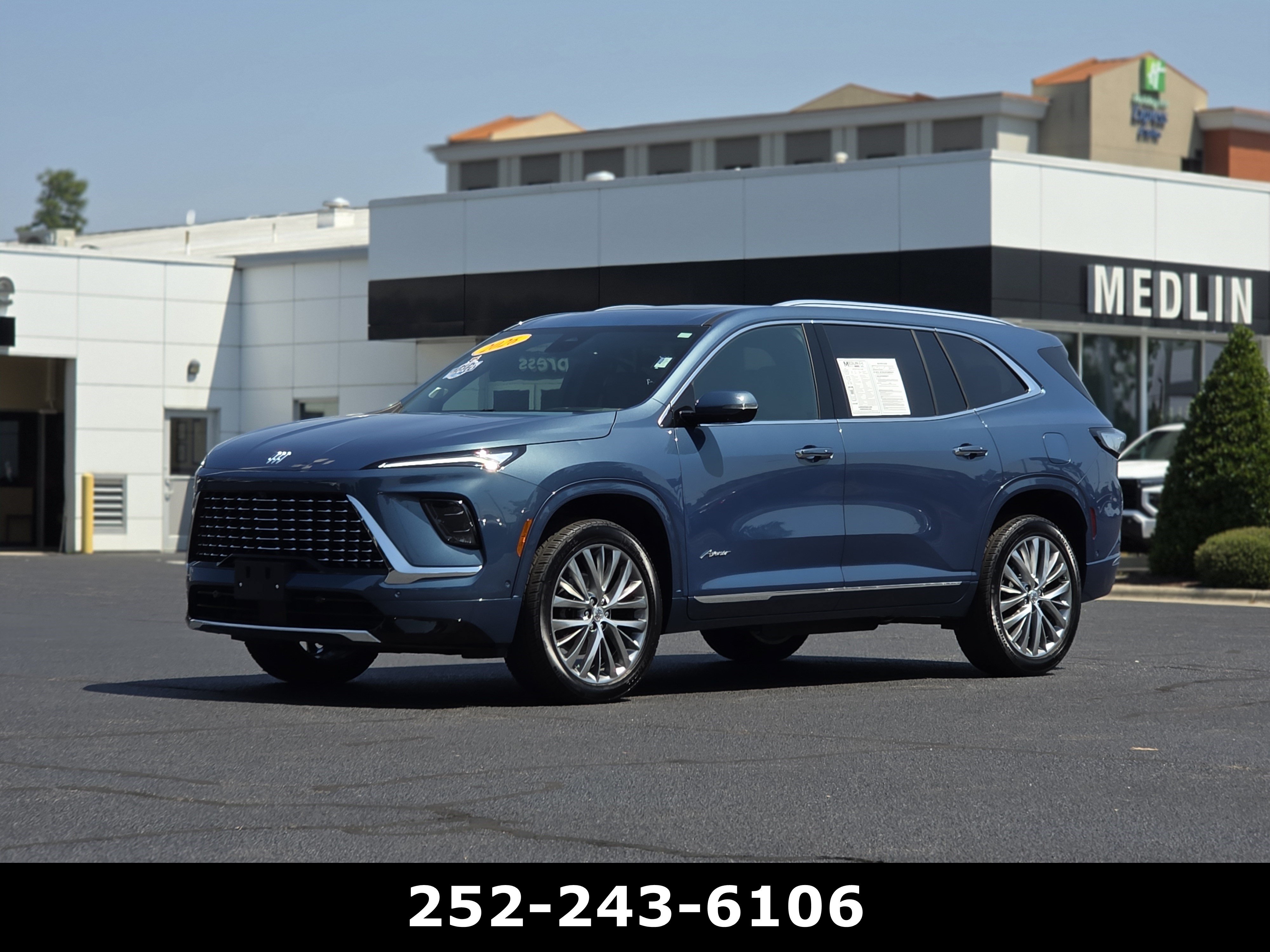 Used 2026 Buick Enclave Avenir w/ Super Cruise Package FWD image 3