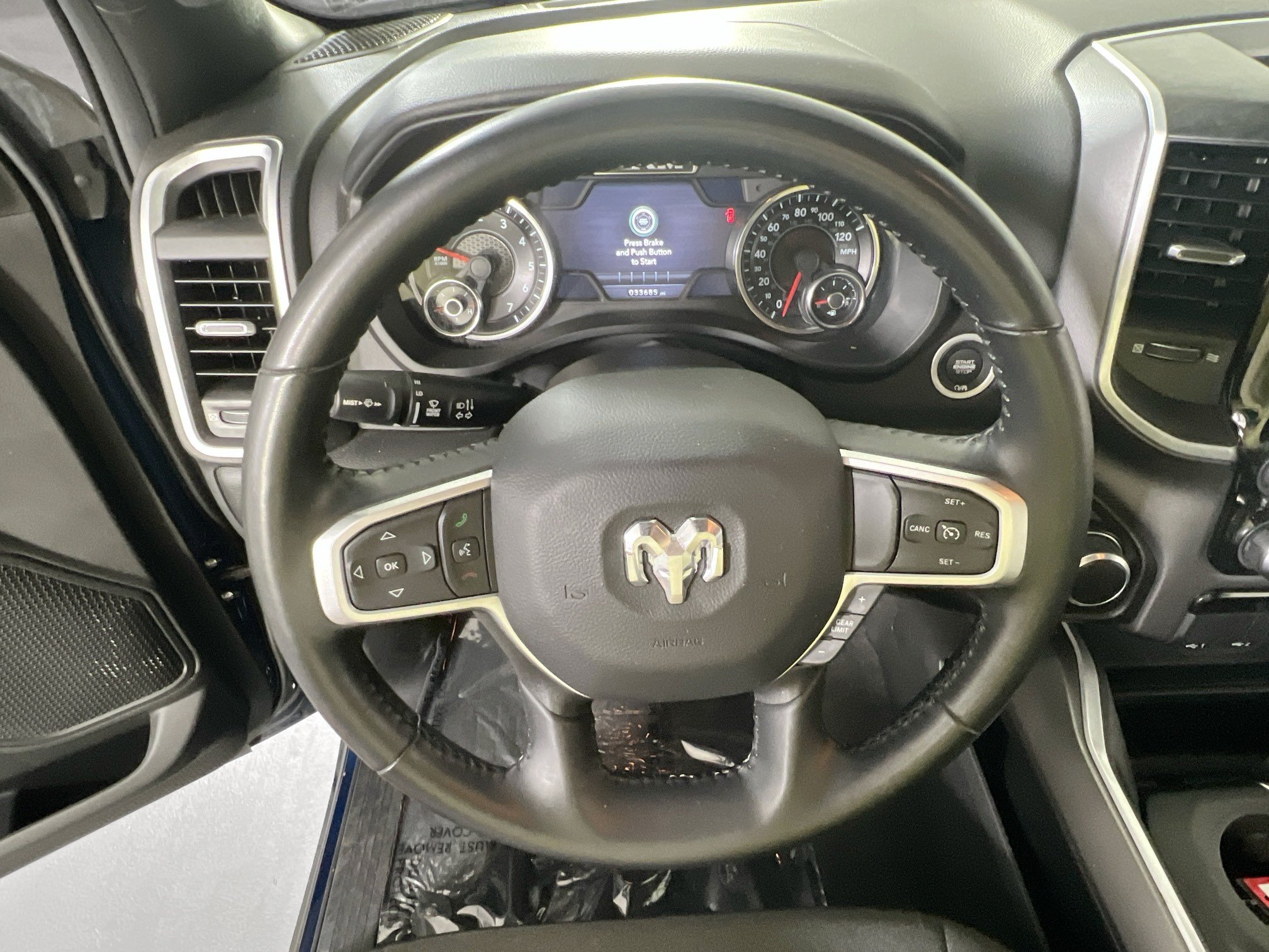 Used 2022 RAM 1500 Big Horn AWD/4WD image 11
