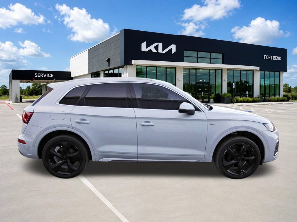 Used 2022 Audi Q5 2.0T Premium Plus w/ Premium Plus Package AWD/4WD image 4