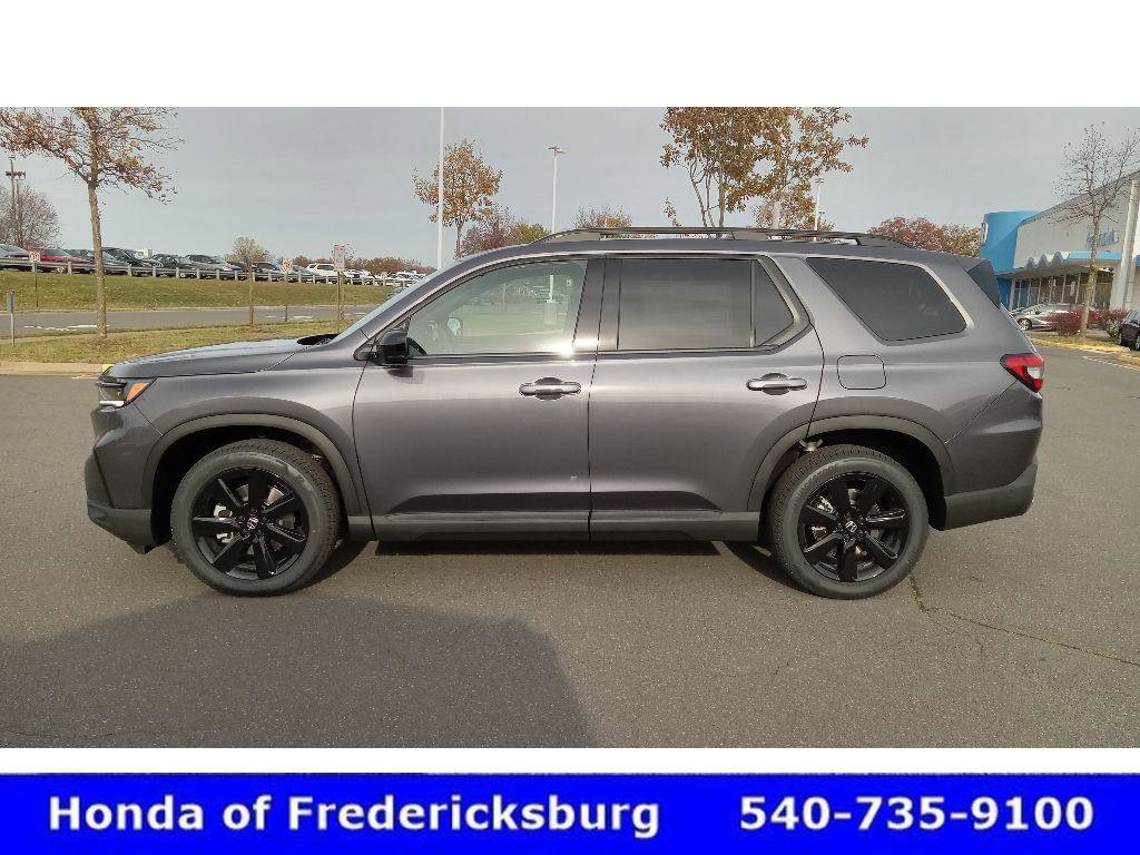 Certified 2025 Honda Pilot Black Edition image 4