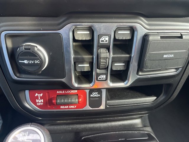 Used 2023 Jeep Gladiator Mojave w/ Cold Weather Group image 24