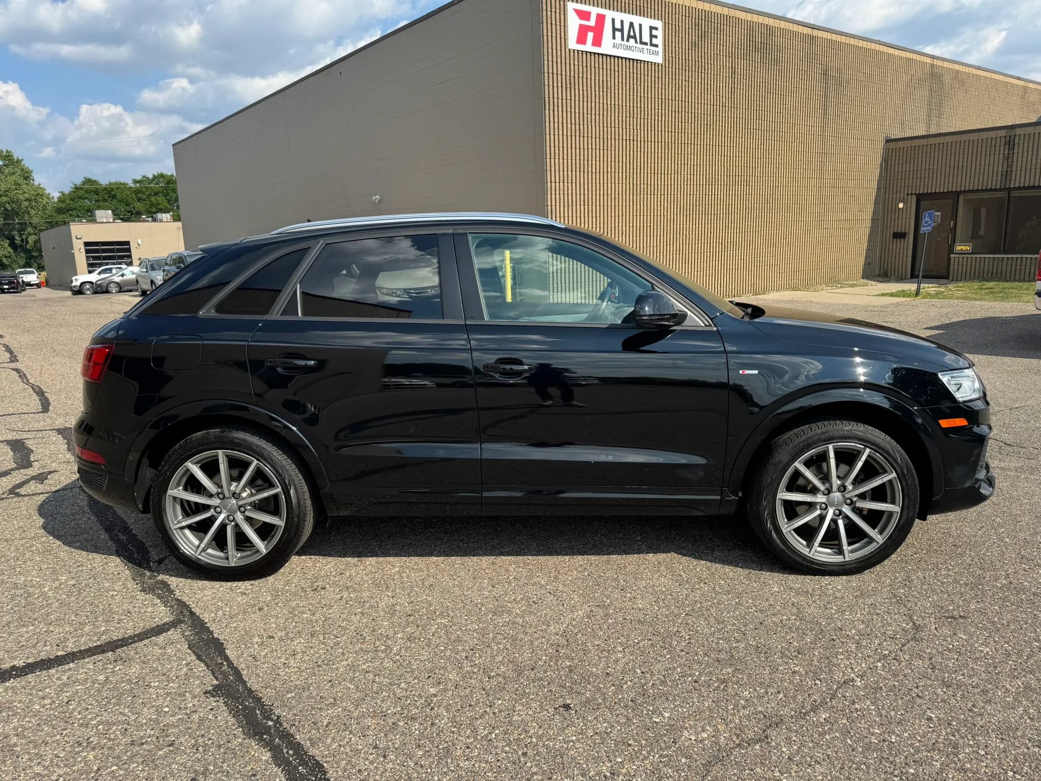 Used 2018 Audi Q3 2.0T Premium AWD/4WD image 11